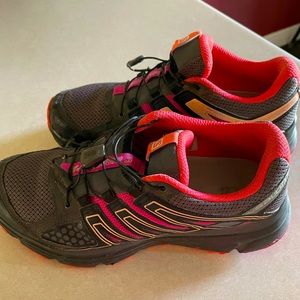 Salomon women’s size 8